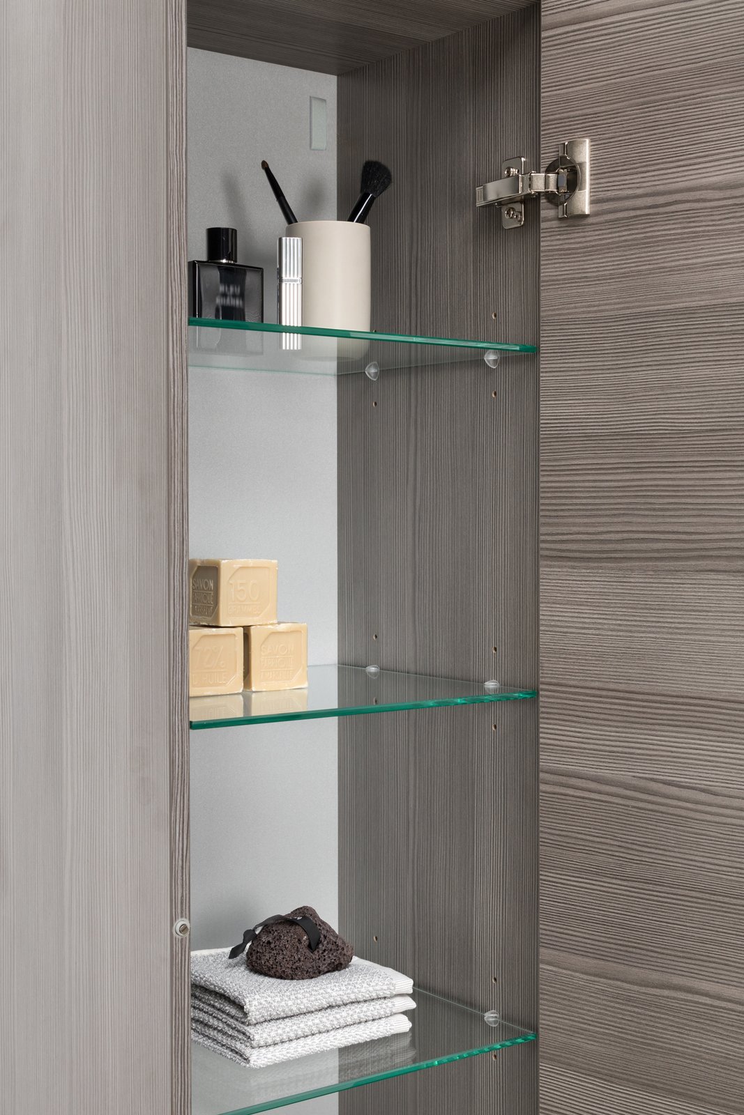 Bad Hochschrank Seitenschrank Grifflos H/B/T 141,6/40/32,5cm, vormontiert