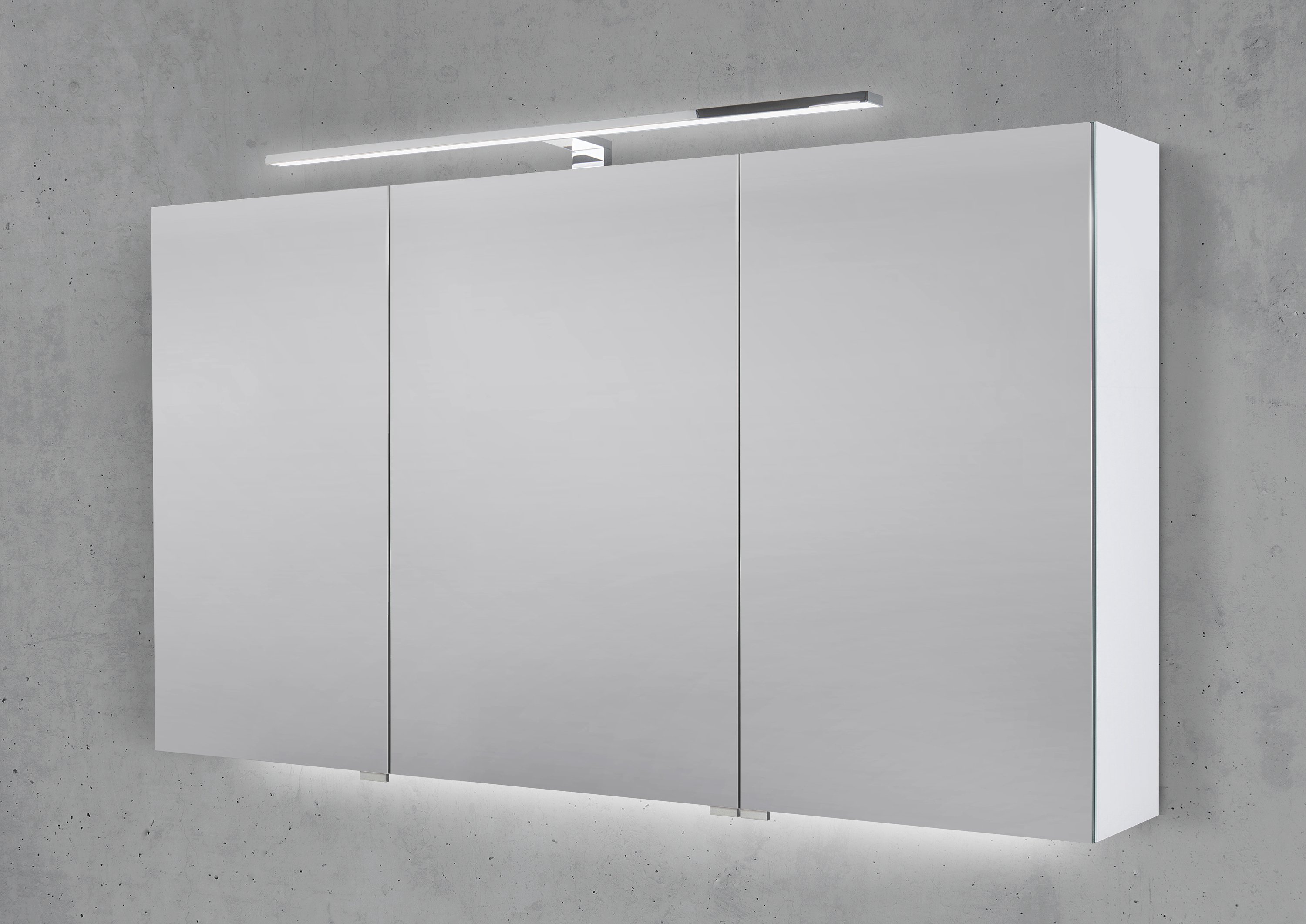 Spiegelschrank 130 cm mit LED Chrom Beleuchtung Doppelspiegeltüren