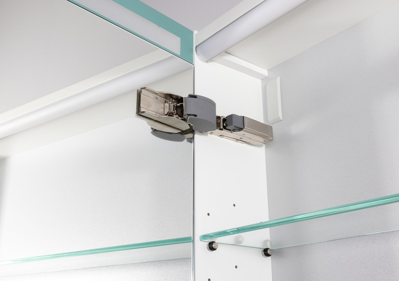 Spiegelschrank 90 cm integrierte MULTILIGHT-LED Lichtleiste vorkonfiguriert