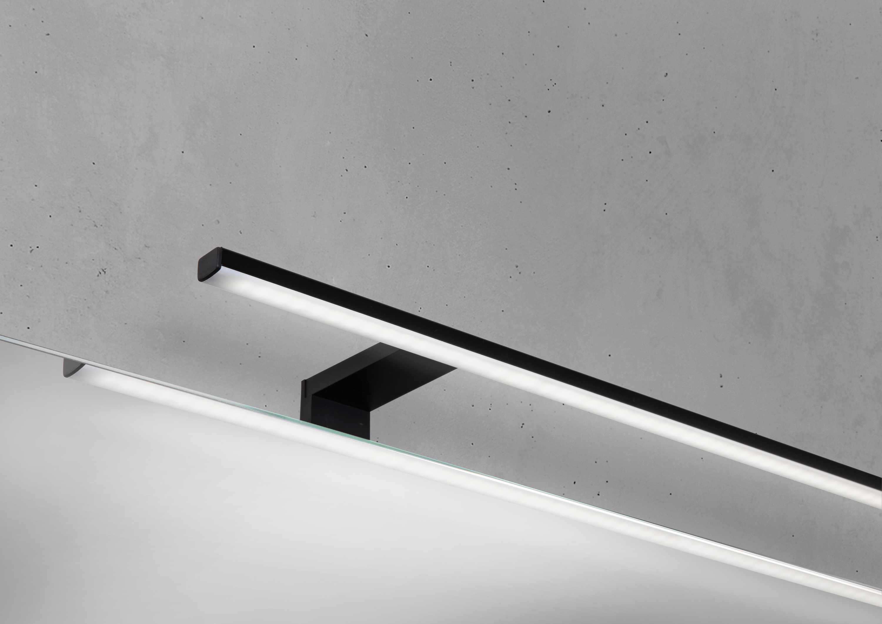 Spiegelschrank 120 cm mit MULTI LED Aufsatzleuchte Doppelspiegeltüren